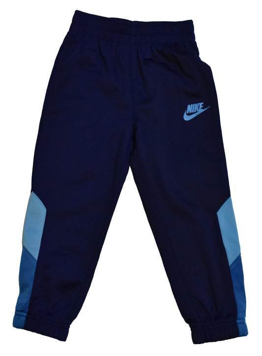 Barna Nike buxur.