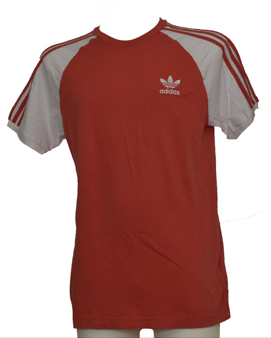 Appelsínugulur Adidas stuttermabolur.