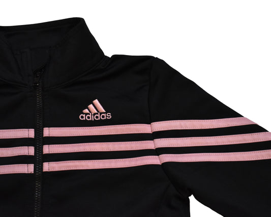Barna adidas peysa.