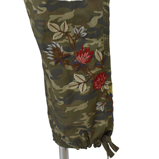 Camo capri buxur með blómum